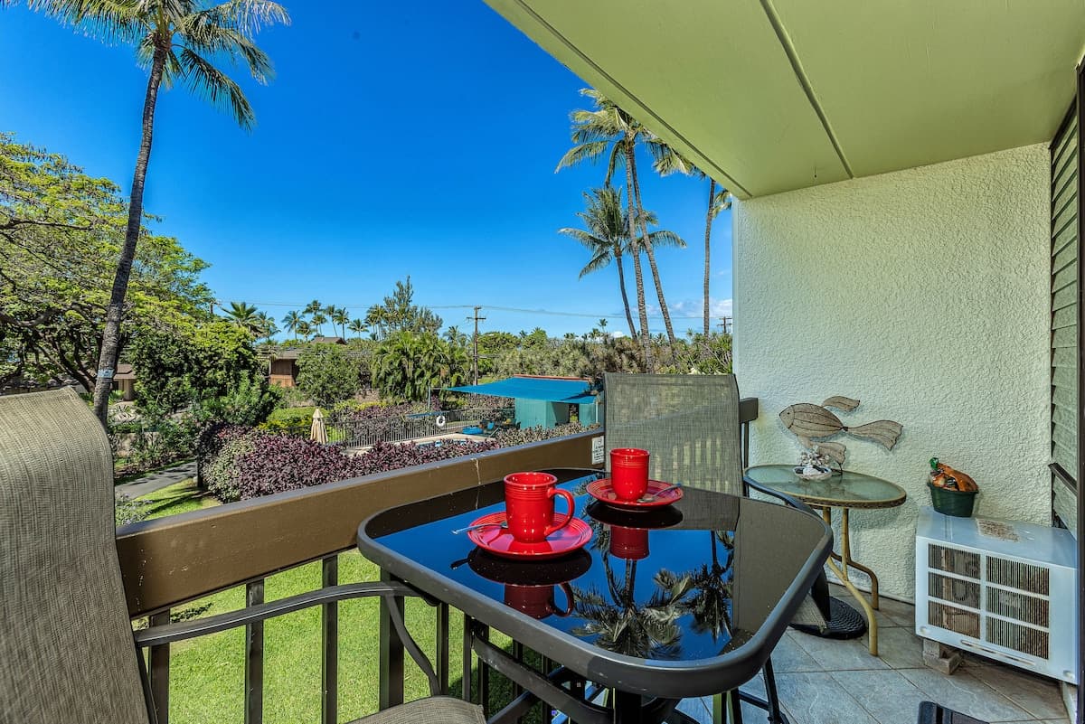 Condo in Kihei · ★4.81 · 1 bedroom · 2 beds · 1 bath - Photo 5