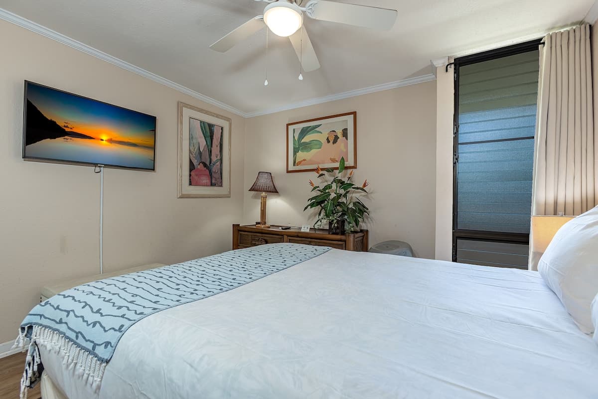 Condo in Kihei · ★4.81 · 1 bedroom · 2 beds · 1 bath - Photo 3
