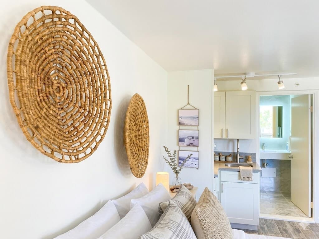 Great Waikiki Canal View - Modern Cozy Studio 8 - Photo 3