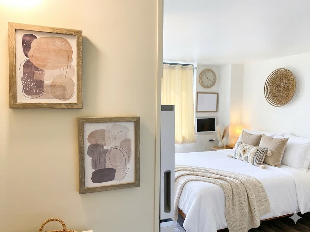 Great Waikiki Canal View - Modern Cozy Studio 8 - Photo 1