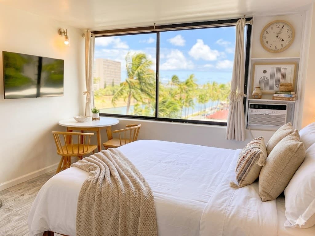 Great Waikiki Canal View - Modern Cozy Studio 8 - Photo 2