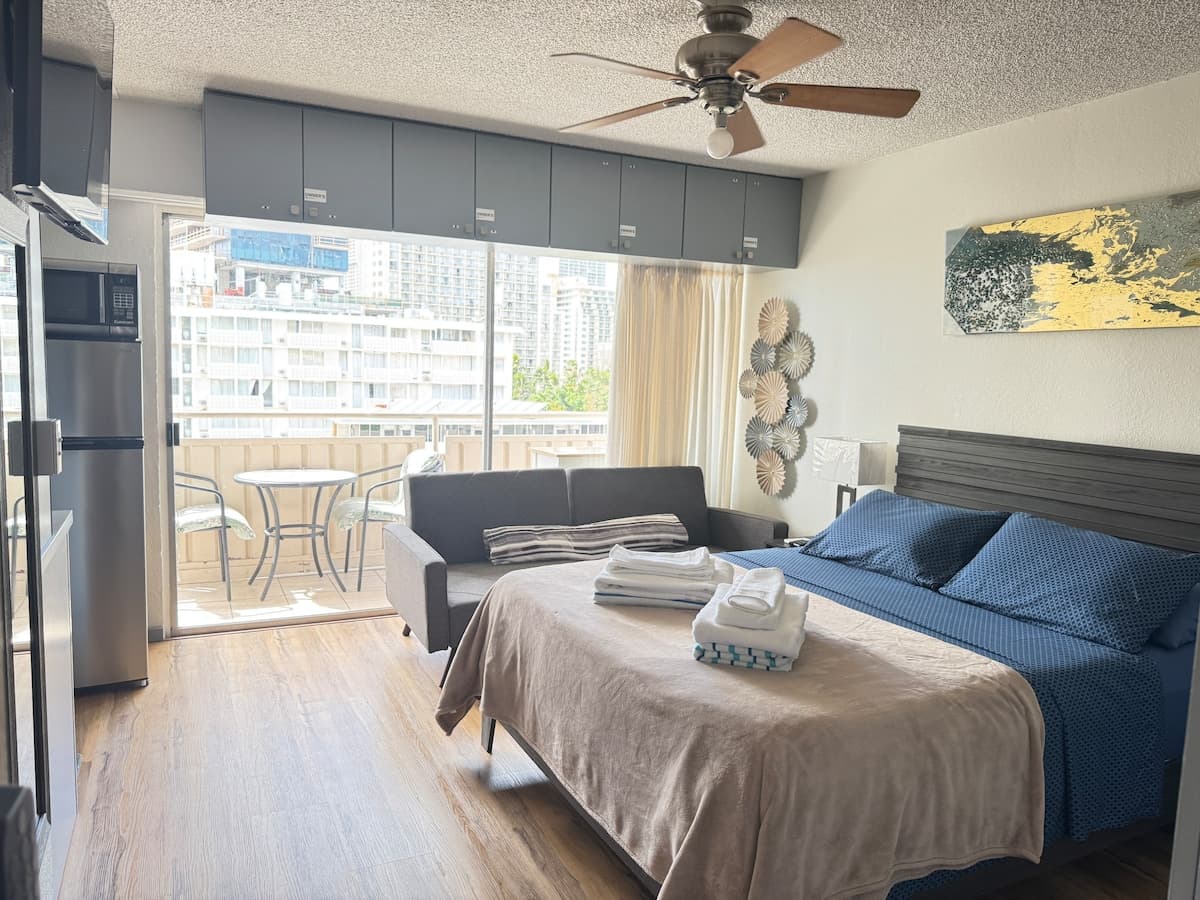 Large Studio with beach view - Photo 2