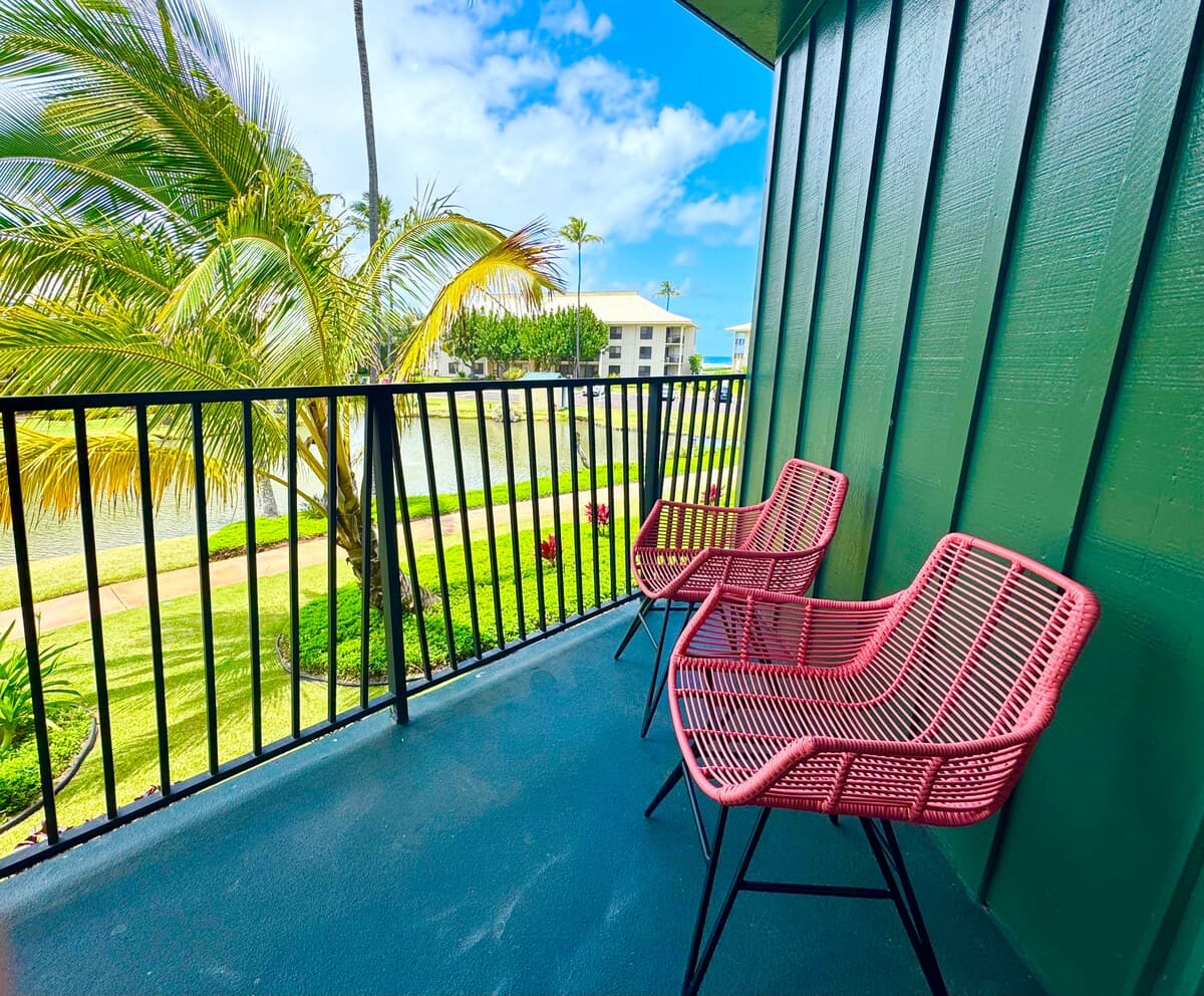 Lagoon View Resort Retreat - Photo 3