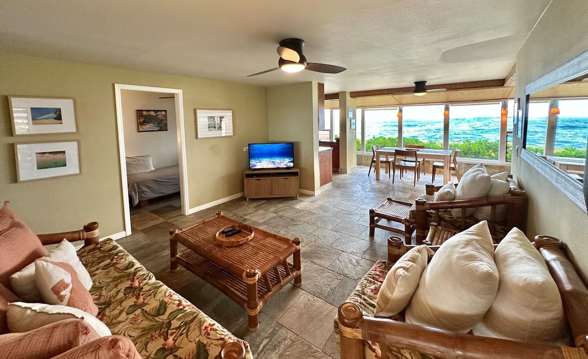 Townhouse in Waialua · ★4.98 · 2 bedrooms · 1 bed · 1 private bath - Photo 3