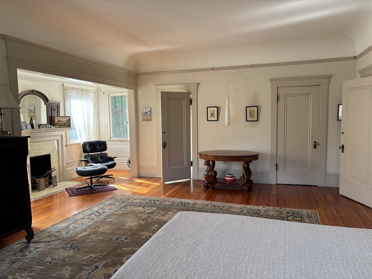 Sunny, spacious apt. close to Piedmont Ave. - Photo 4