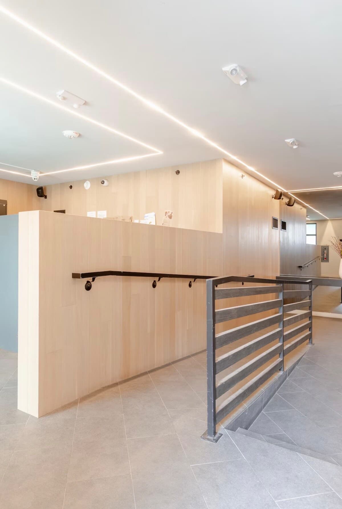 Stylish Lower Nob Hill Condo with Skyline Views - Photo 1