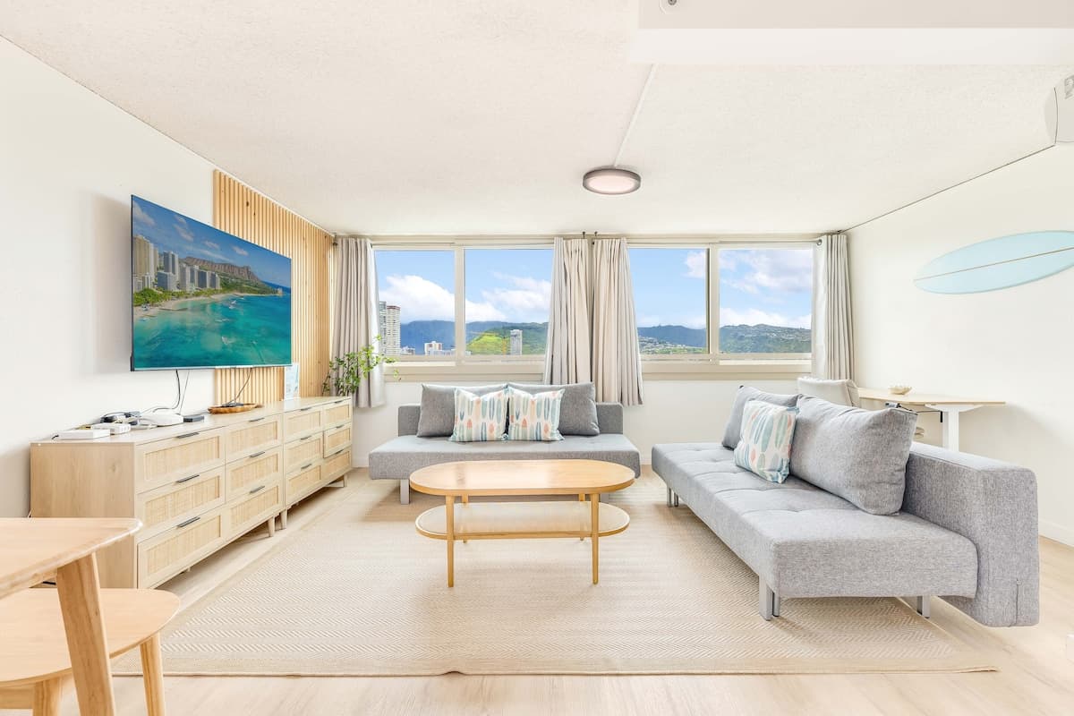 Condo in Honolulu · ★4.71 · 1 bedroom · 2 beds · 1 shared bath - Photo 5