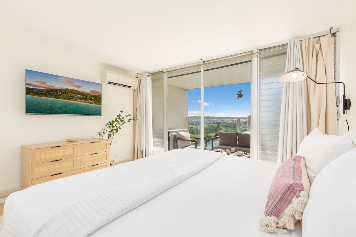 Condo in Honolulu · ★4.71 · 1 bedroom · 2 beds · 1 shared bath - Photo 4