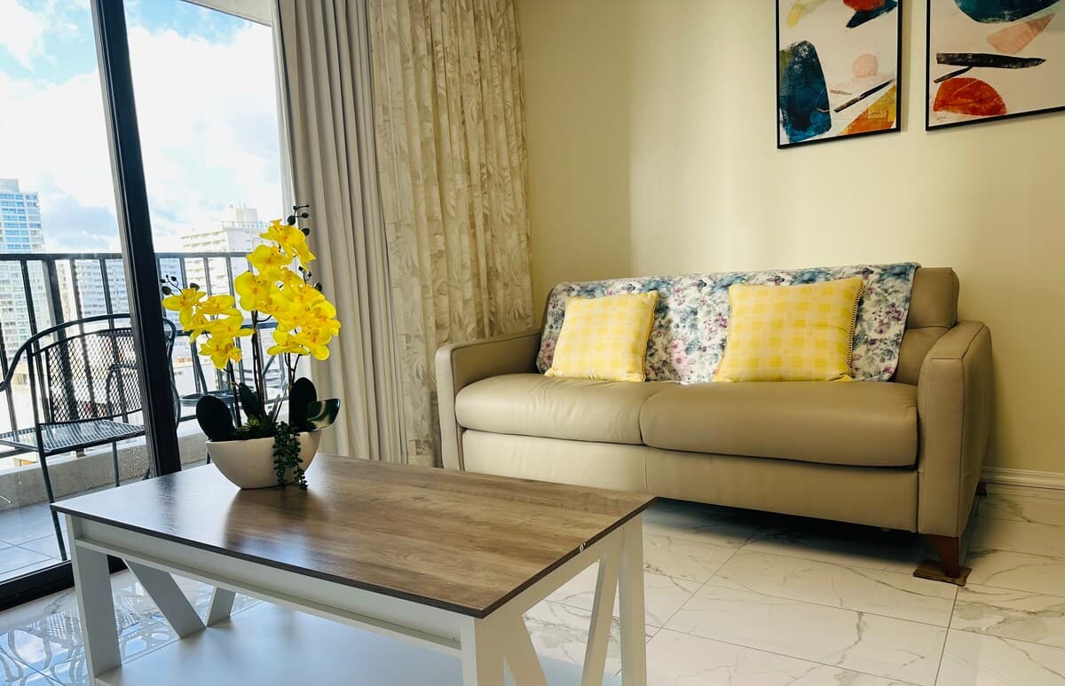 Condo in Honolulu · ★4.78 · 1 bedroom · 3 beds · 1 private bath - Photo 2