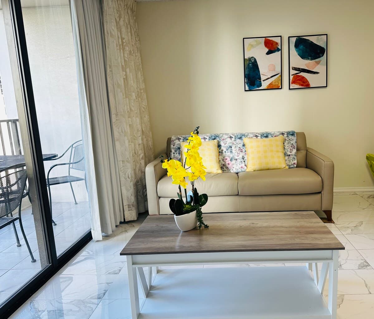 Condo in Honolulu · ★4.78 · 1 bedroom · 3 beds · 1 private bath - Photo 3