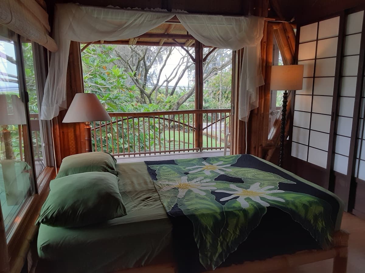Home in Hilo · ★4.93 · 1 bedroom · 2 beds · 1 bath - Photo 5