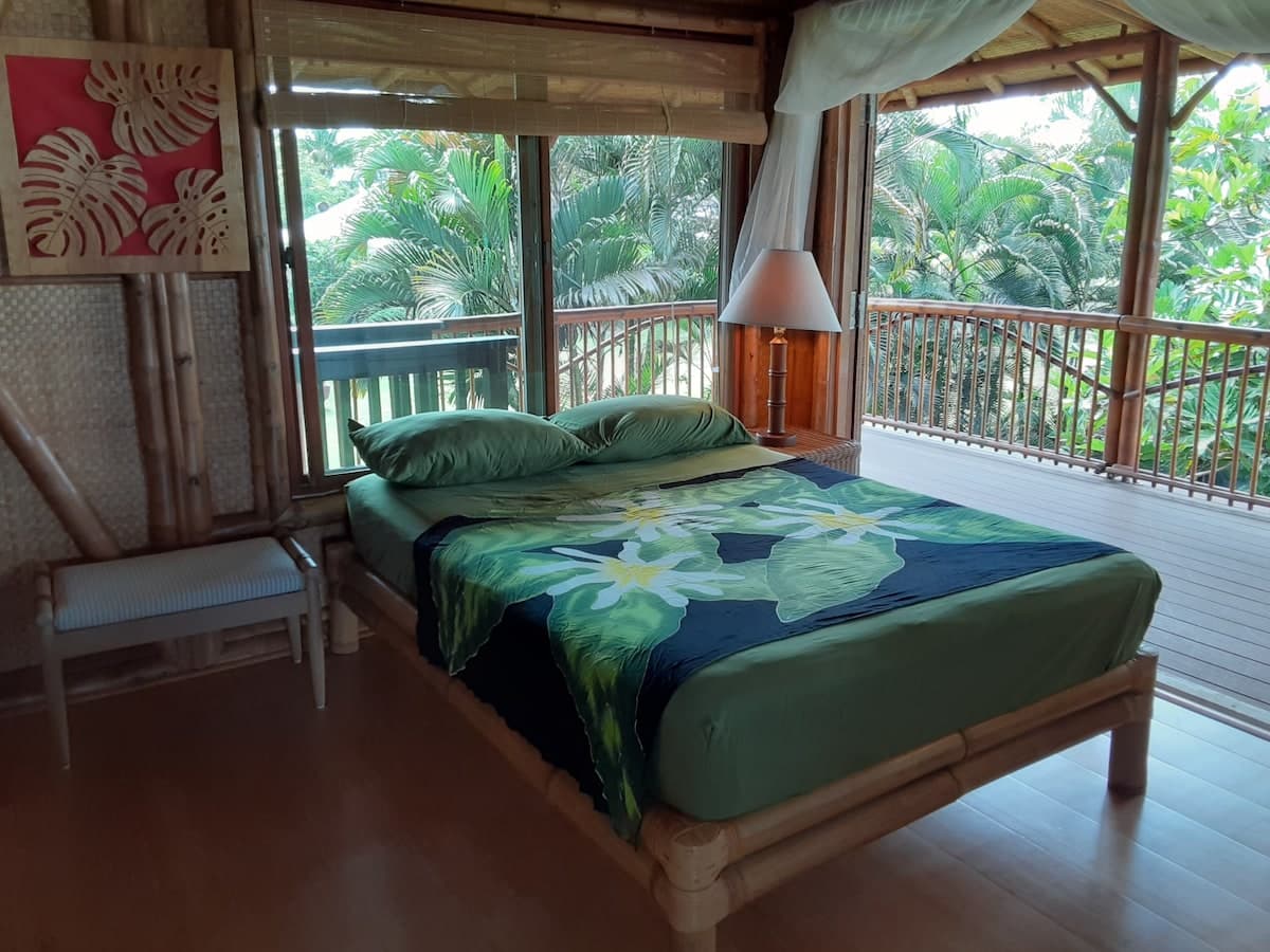 Home in Hilo · ★4.93 · 1 bedroom · 2 beds · 1 bath - Photo 1