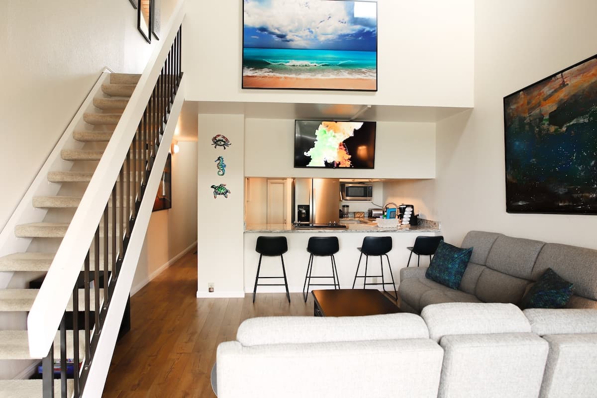 Condo in Kailua-Kona · ★4.98 · 2 bedrooms · 2 beds · 2 shared baths - Photo 2