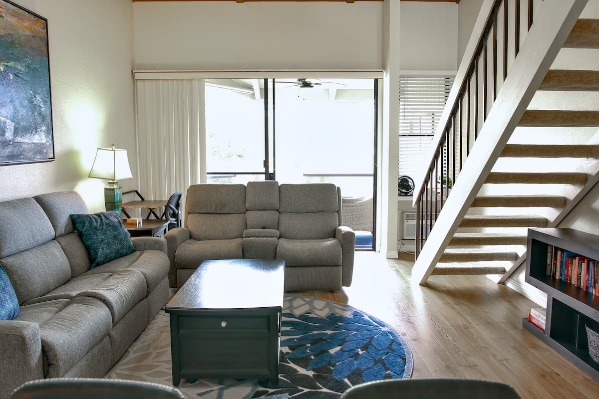 Condo in Kailua-Kona · ★4.98 · 2 bedrooms · 2 beds · 2 shared baths - Photo 3