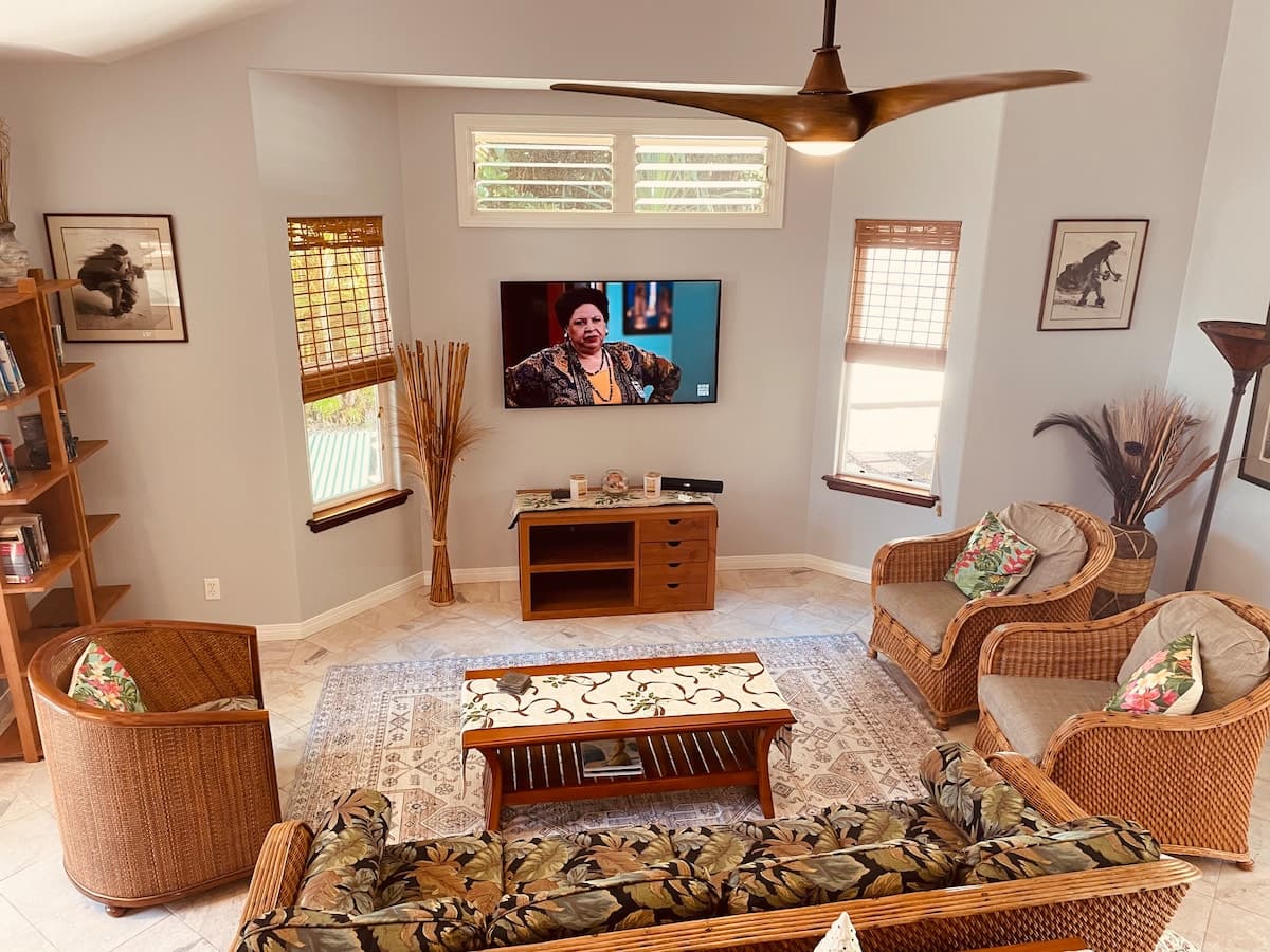 Home in Keaau · ★4.96 · 3 bedrooms · 4 beds · 2 private baths - Photo 4