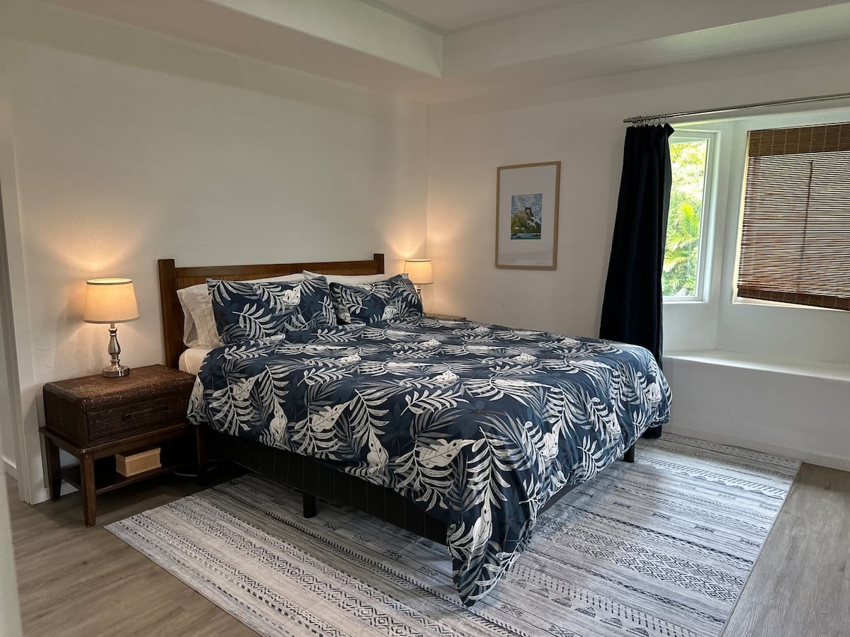 Home in Keaau · ★5.0 · 3 bedrooms · 3 beds · 2 private baths - Photo 1