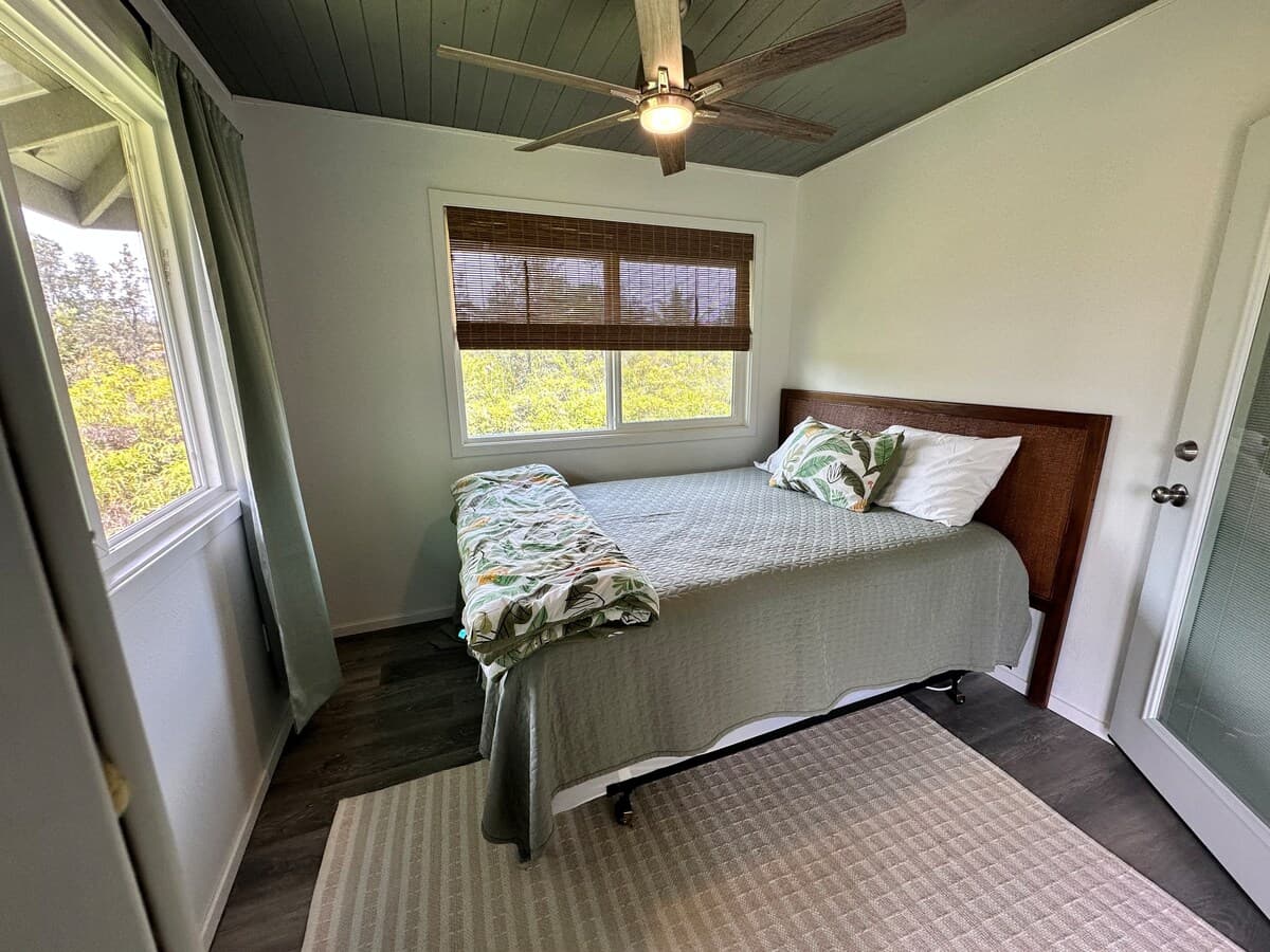 Home in Keaau · ★5.0 · 3 bedrooms · 3 beds · 2 private baths - Photo 3