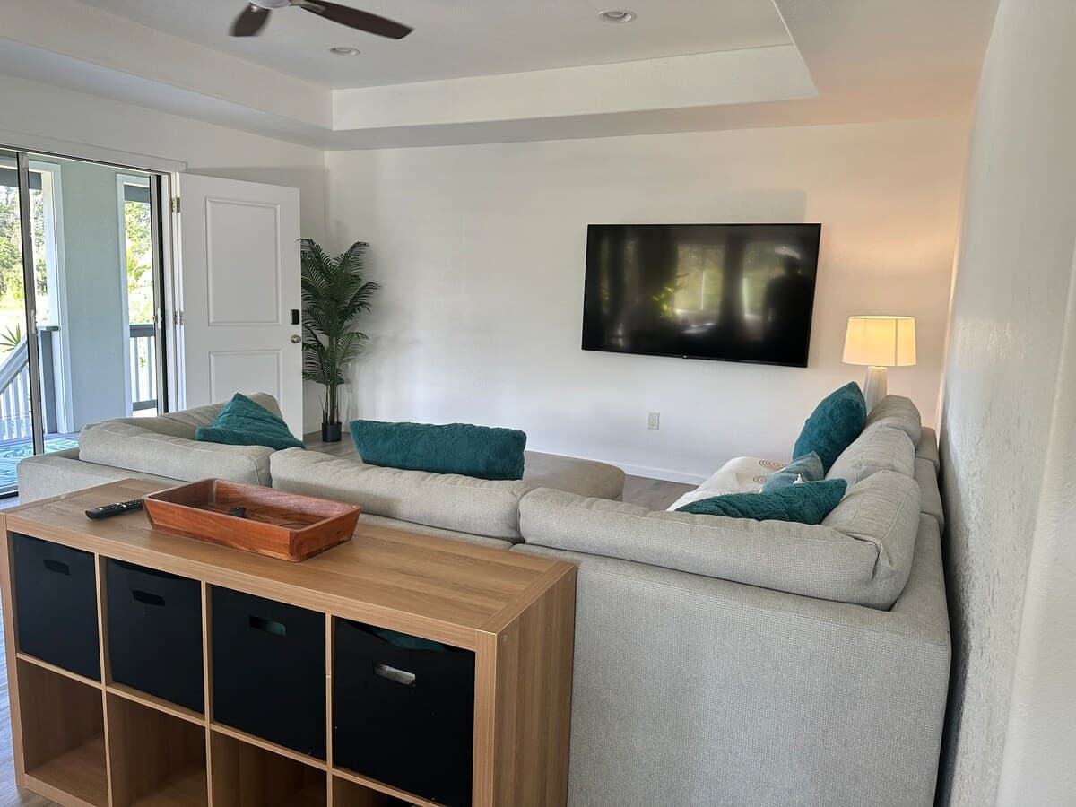 Home in Keaau · ★5.0 · 3 bedrooms · 3 beds · 2 private baths - Photo 5