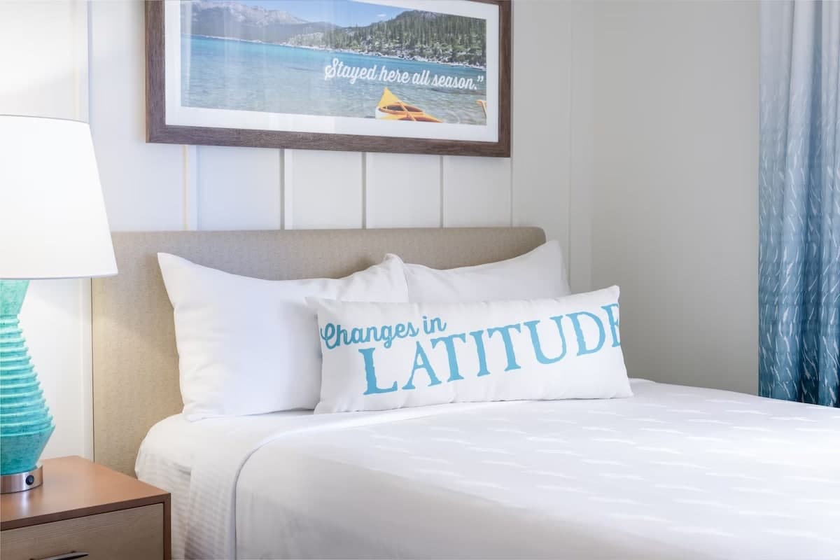 Hotel in South Lake Tahoe · 4 bedrooms · 4 private baths - Photo 2