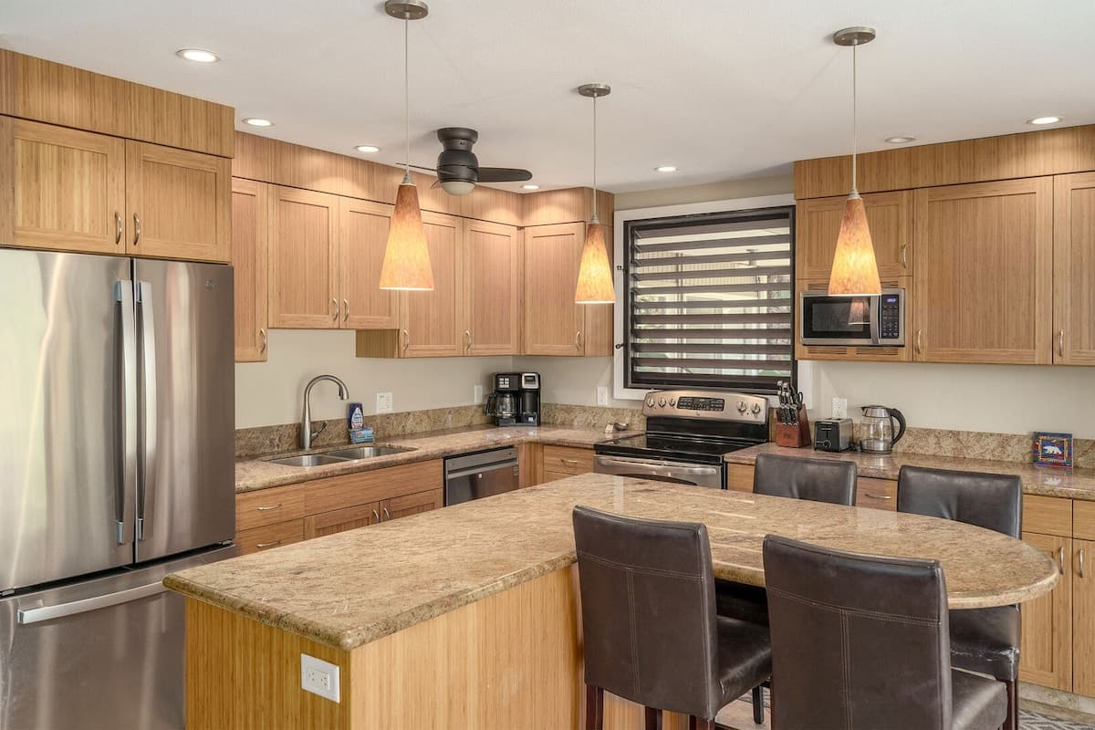 Condo in Kihei · ★5.0 · 2 bedrooms · 4 beds · 2 baths - Photo 4