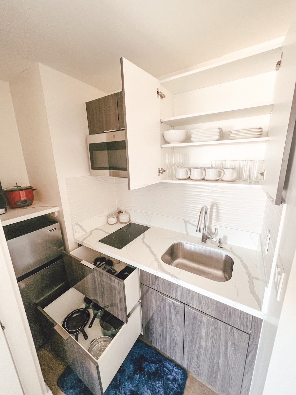 Resort in Honolulu · ★4.95 · Studio · 3 beds · 1 private bath - Photo 1