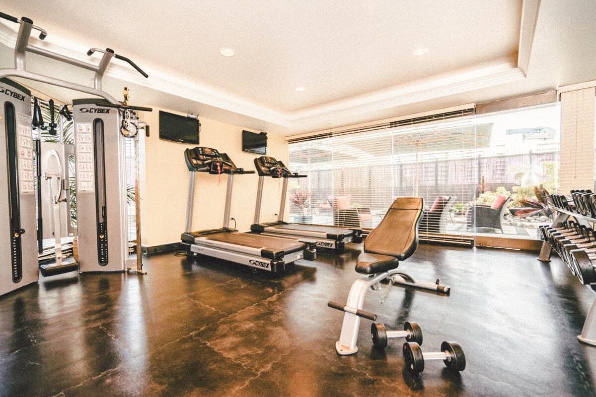 Resort in Honolulu · ★4.95 · Studio · 3 beds · 1 private bath - Photo 3