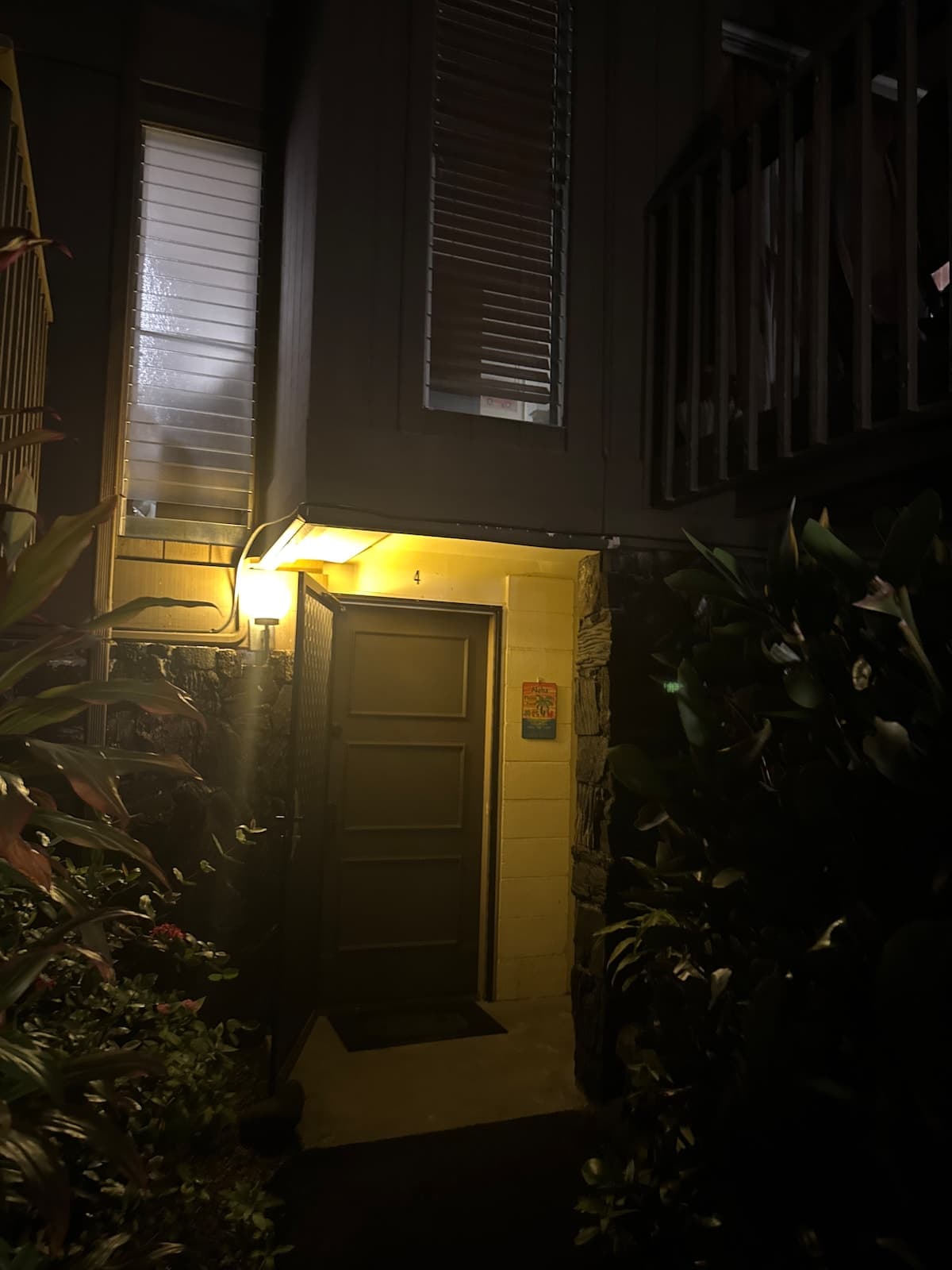 Townhouse in Kailua-Kona · ★4.93 · 1 bedroom · 2 beds · 1.5 baths - Photo 1