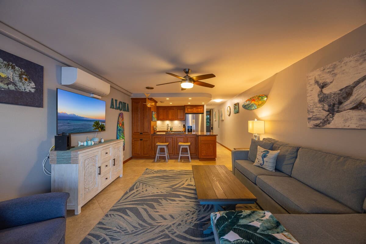Condo in Lahaina · ★4.99 · 1 bedroom · 2 beds · 1 private bath - Photo 5