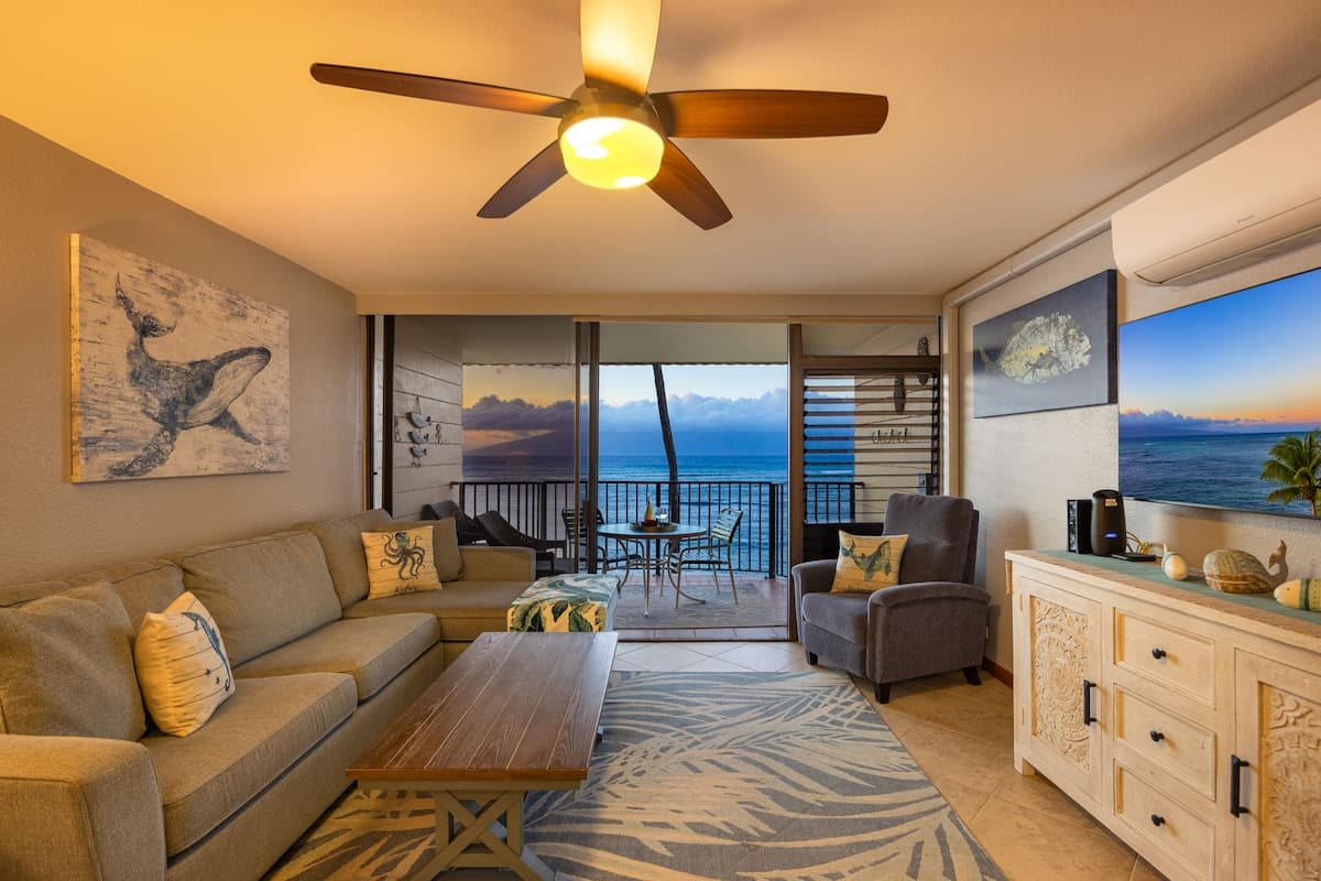 Condo in Lahaina · ★4.99 · 1 bedroom · 2 beds · 1 private bath - Photo 4