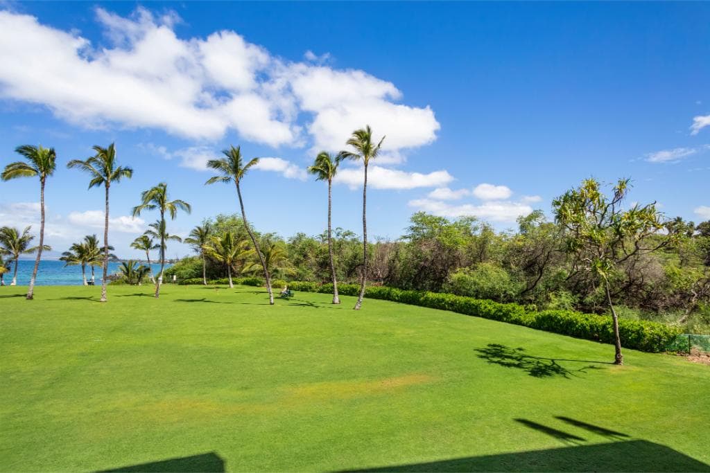 Condo in Kihei · ★4.67 · 1 bedroom · 2 beds · 1.5 baths - Photo 5