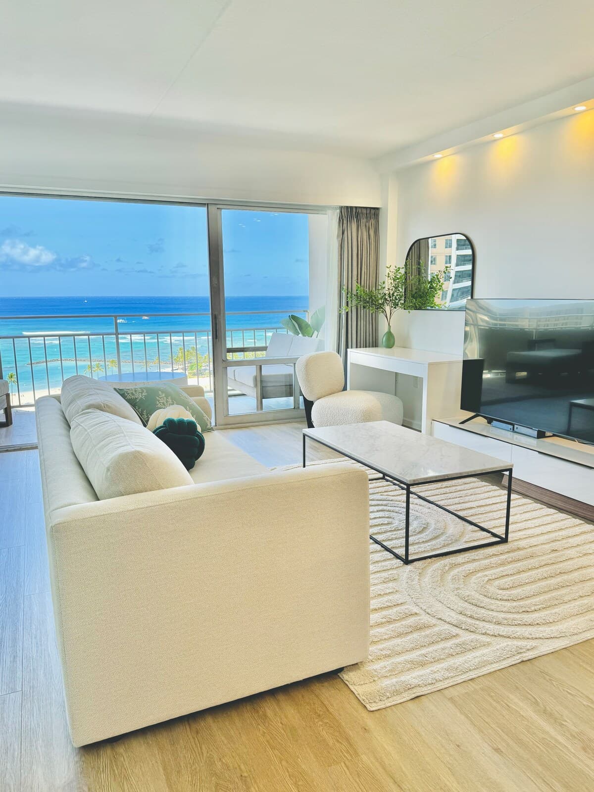 Condo in Honolulu · ★4.9 · 1 bedroom · 2 beds · 1 shared bath - Photo 3