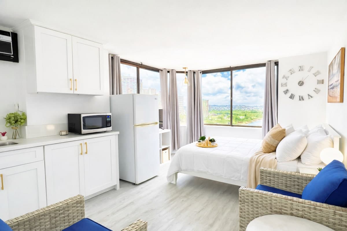 Waikiki Skyline Corner Ocean View Studio - Photo 3