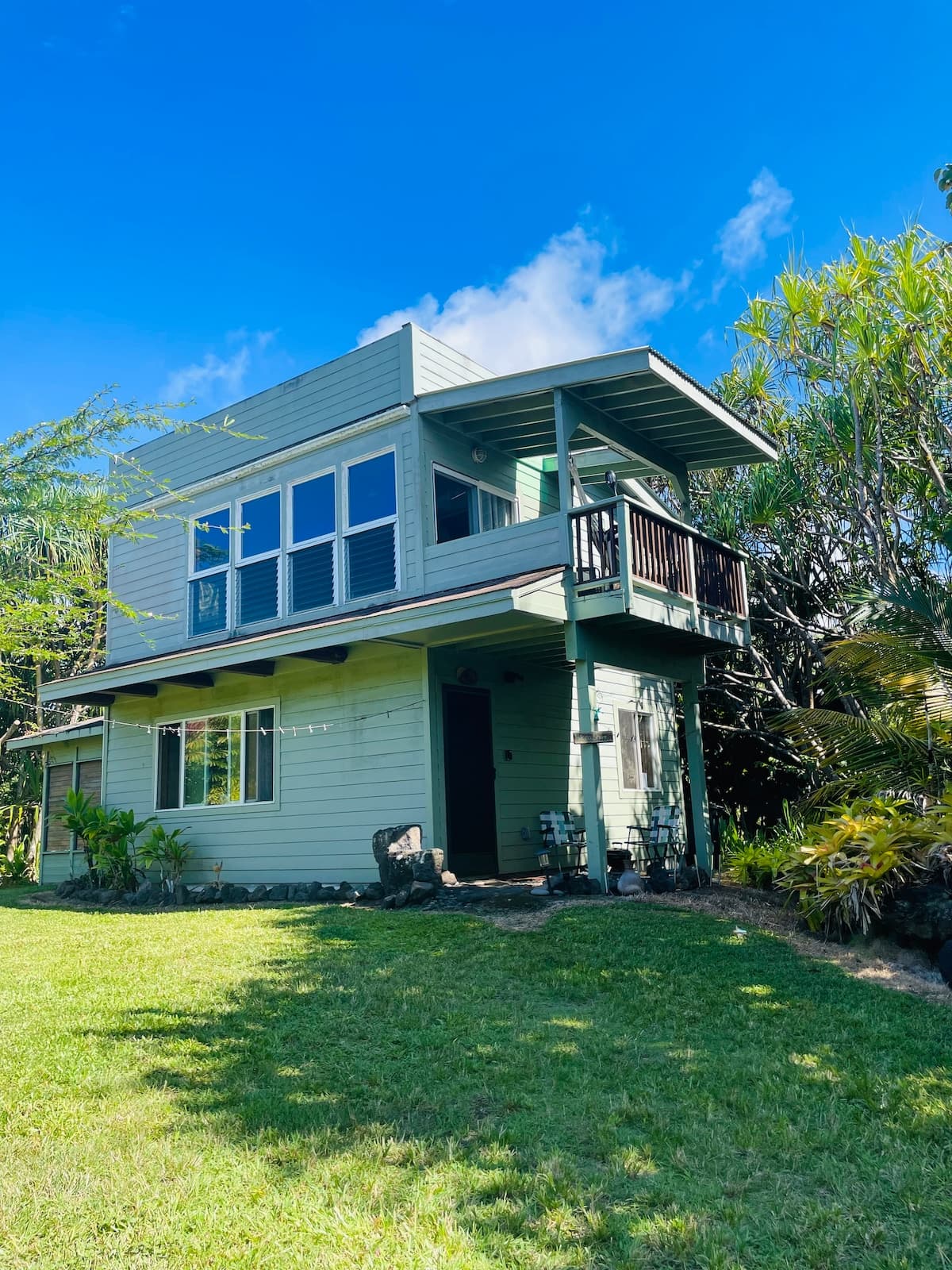 Home in Pahoa · ★4.95 · 1 bedroom · 2 beds · 1 private bath - Photo 1