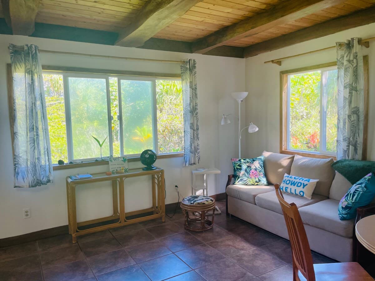 Home in Pahoa · ★4.95 · 1 bedroom · 2 beds · 1 private bath - Photo 5