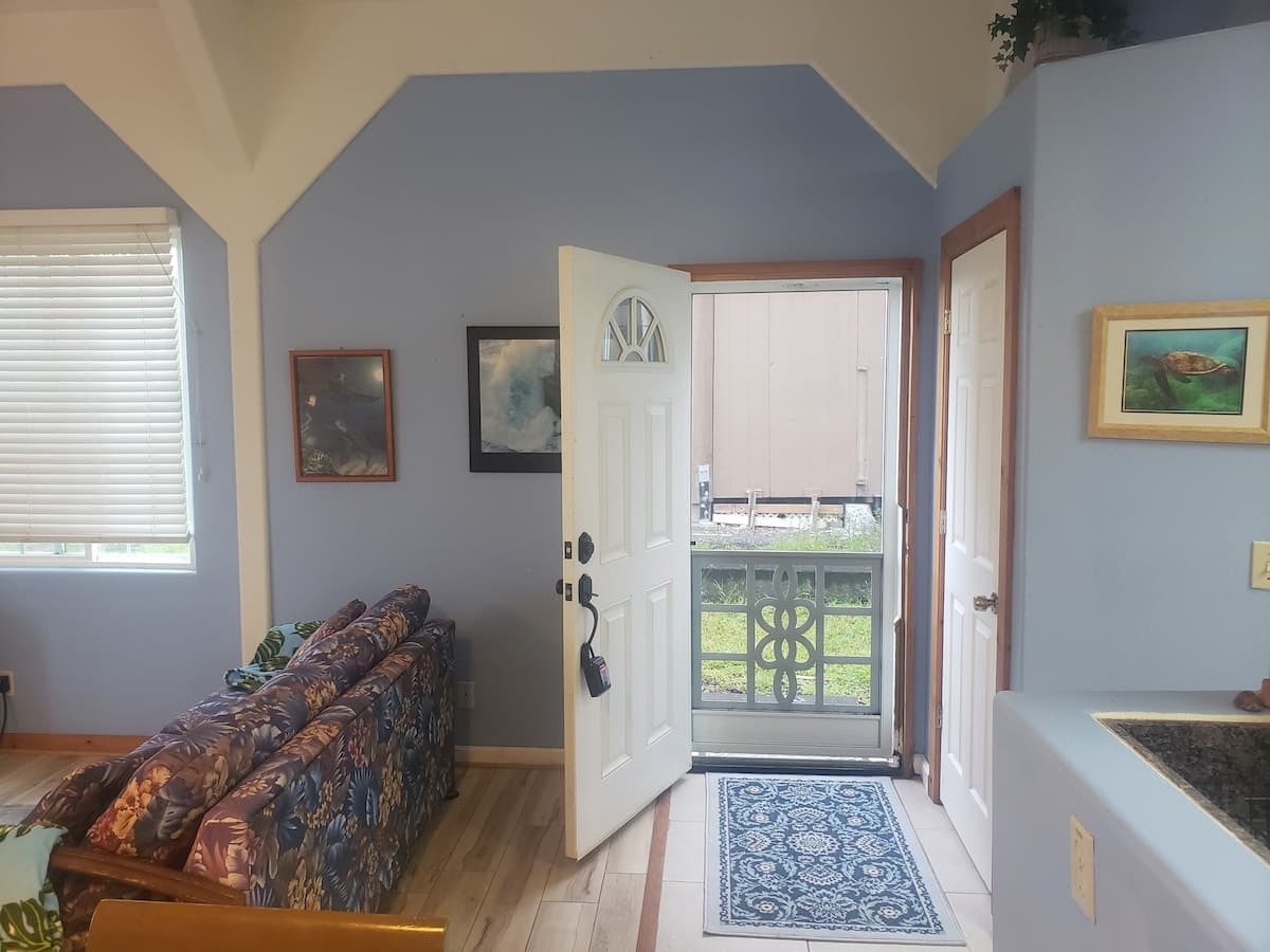 Home in Pahoa · ★4.9 · 1 bedroom · 2 beds · 1 private bath - Photo 5