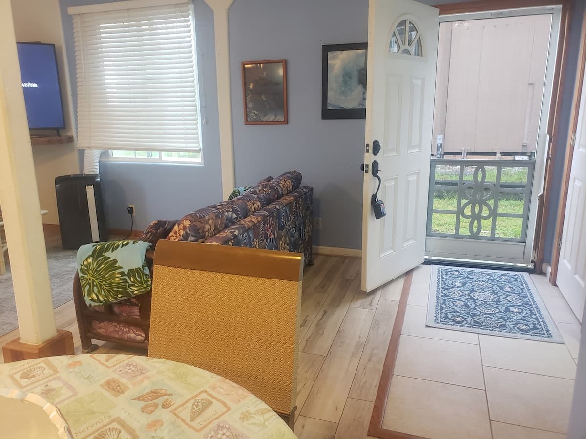 Home in Pahoa · ★4.9 · 1 bedroom · 2 beds · 1 private bath - Photo 1