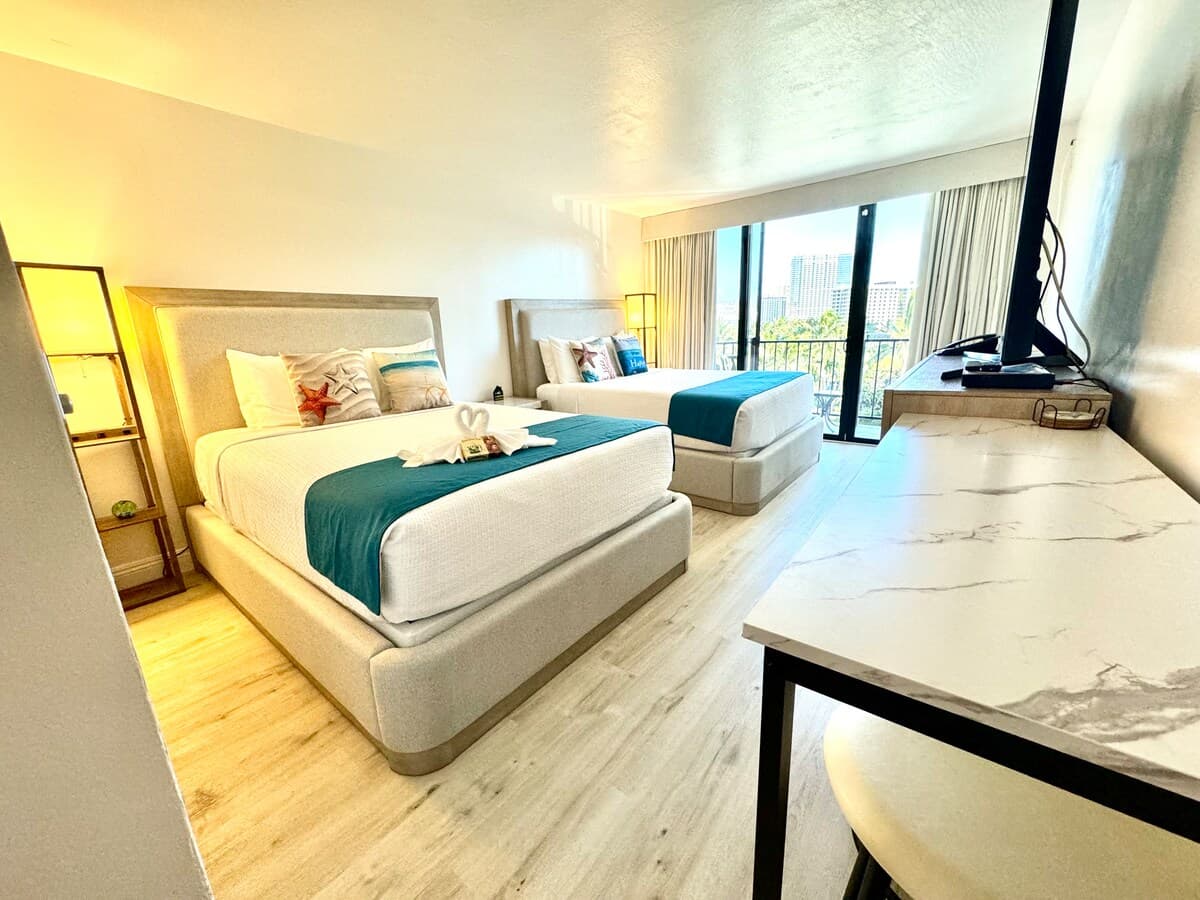 Hotel in Honolulu · ★4.9 · Studio · 2 beds · 1 private bath - Photo 3