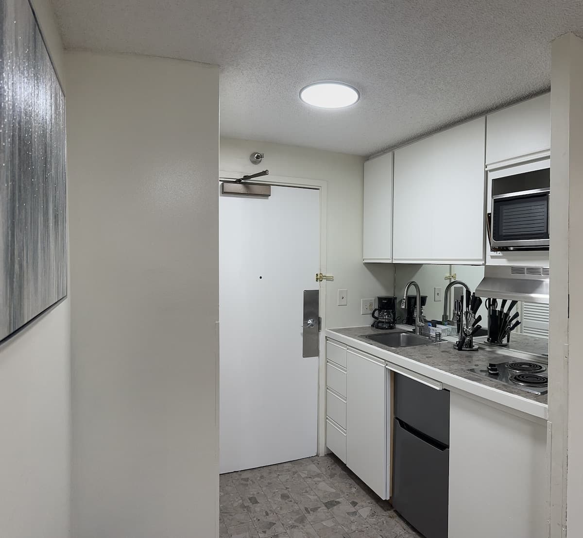 Waikiki Sunsets & Summer Memories| 3 Studios - Photo 3