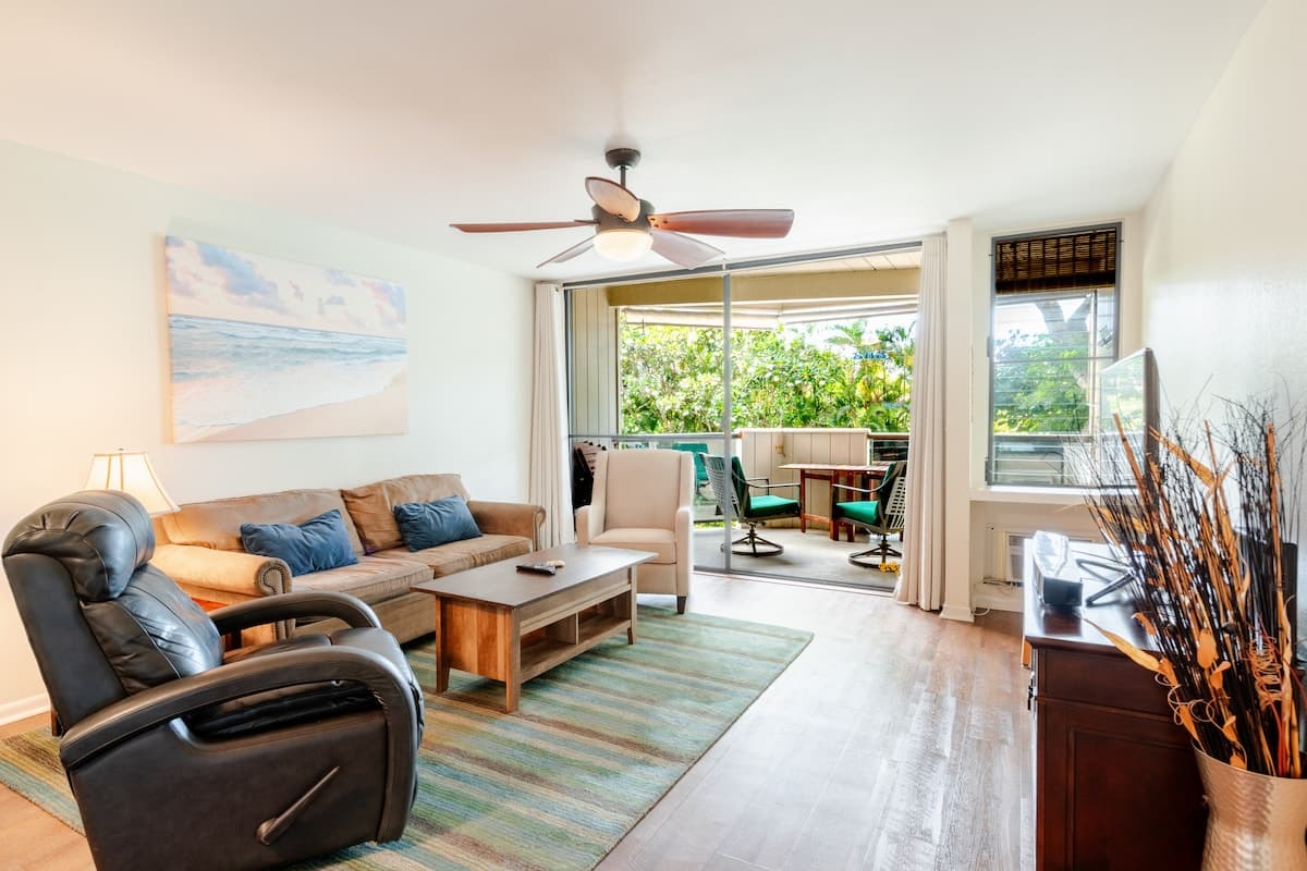 Great Location, In Town, Modern and Clean - Photo 1