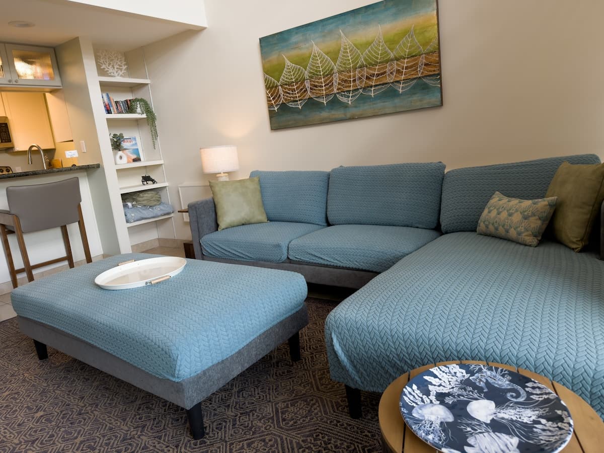 Condo in Kihei · ★4.82 · 2 bedrooms · 2 beds · 2 baths - Photo 3