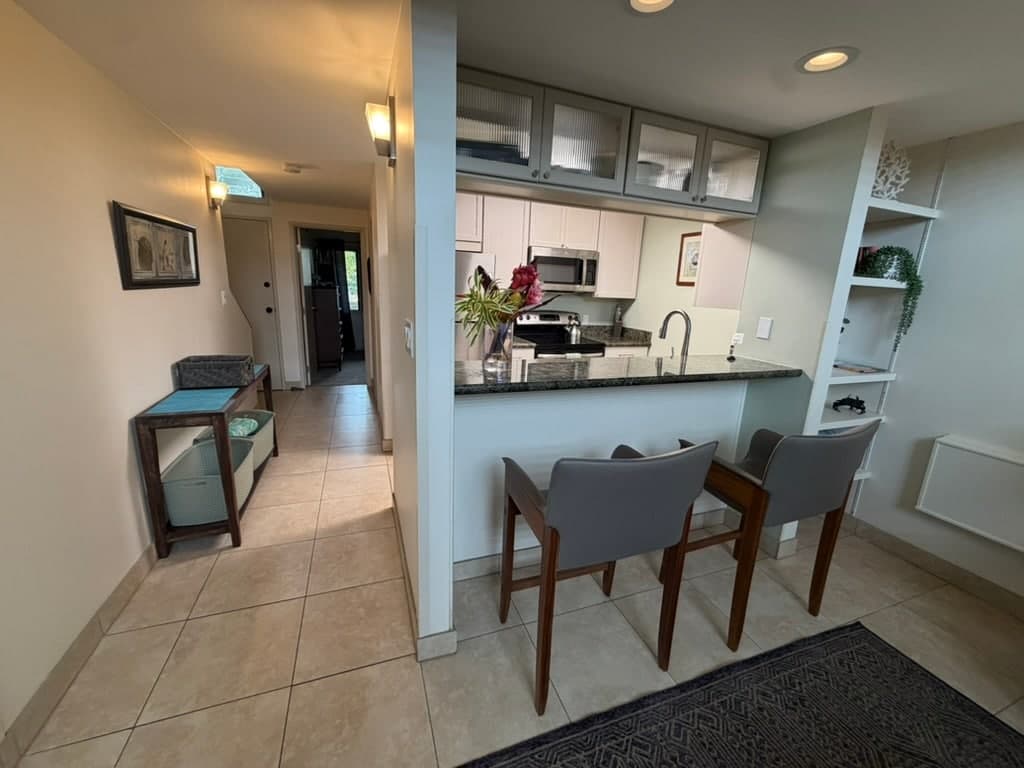 Condo in Kihei · ★4.82 · 2 bedrooms · 2 beds · 2 baths - Photo 4