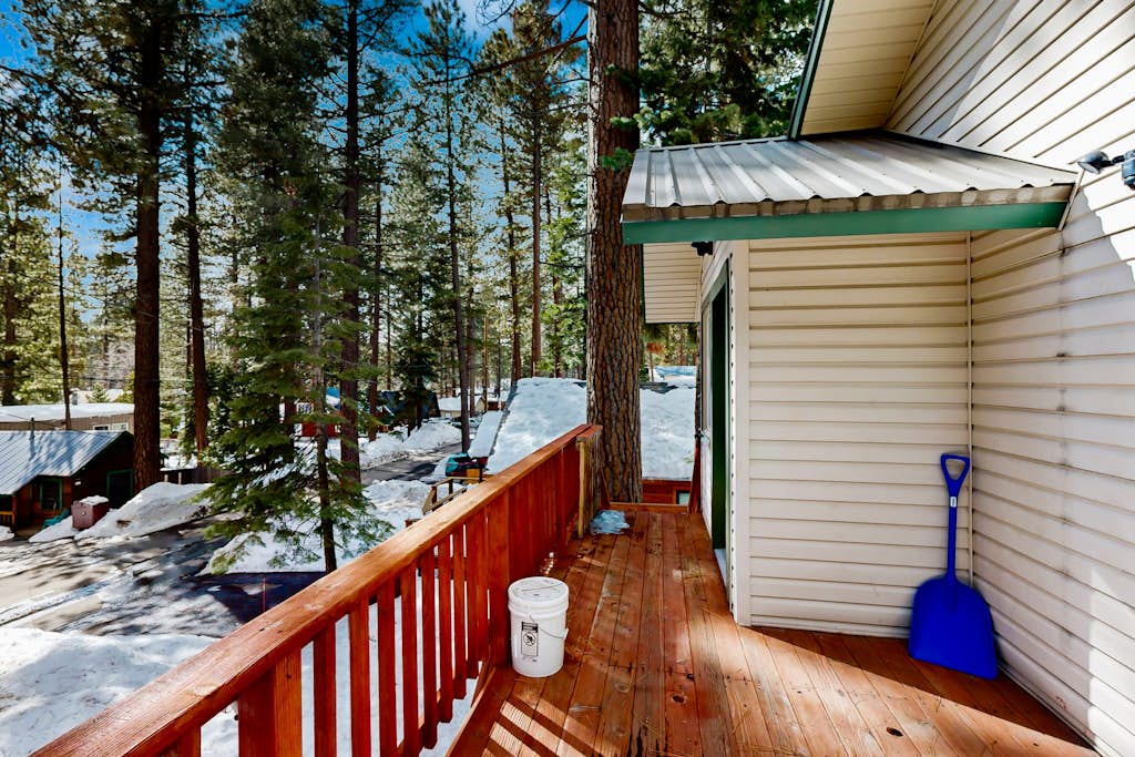 Forest Grove Light-Filled Home Near Kings Beach - Photo 3