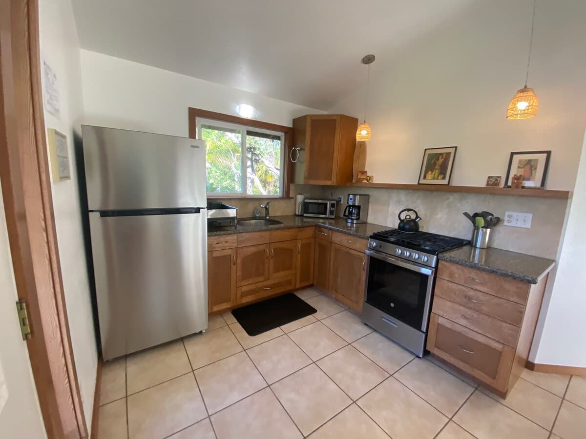 Home in Pahoa · ★4.86 · 1 bedroom · 1 bed · 1 bath - Photo 5