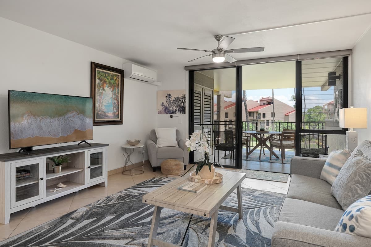 Condo in Kihei · ★5.0 · 1 bedroom · 2 beds · 2 baths - Photo 2