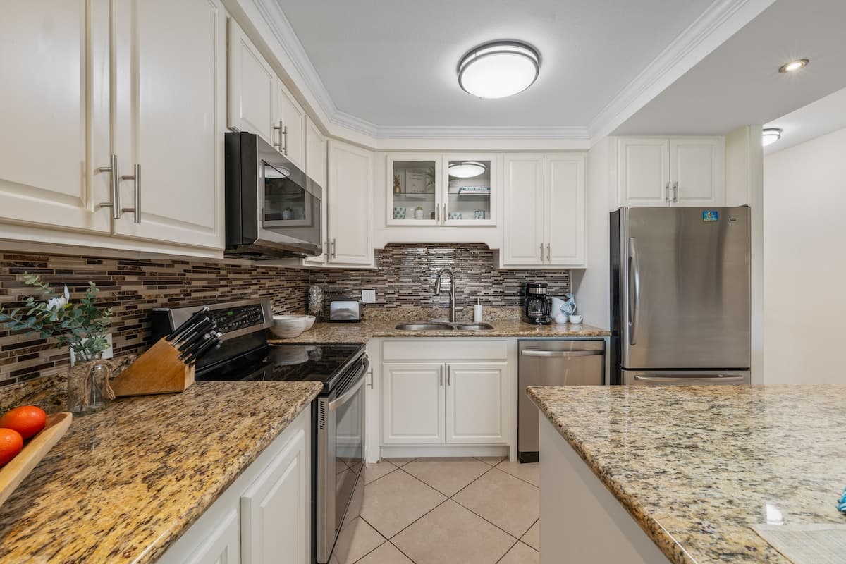 Condo in Kihei · ★5.0 · 1 bedroom · 2 beds · 2 baths - Photo 3