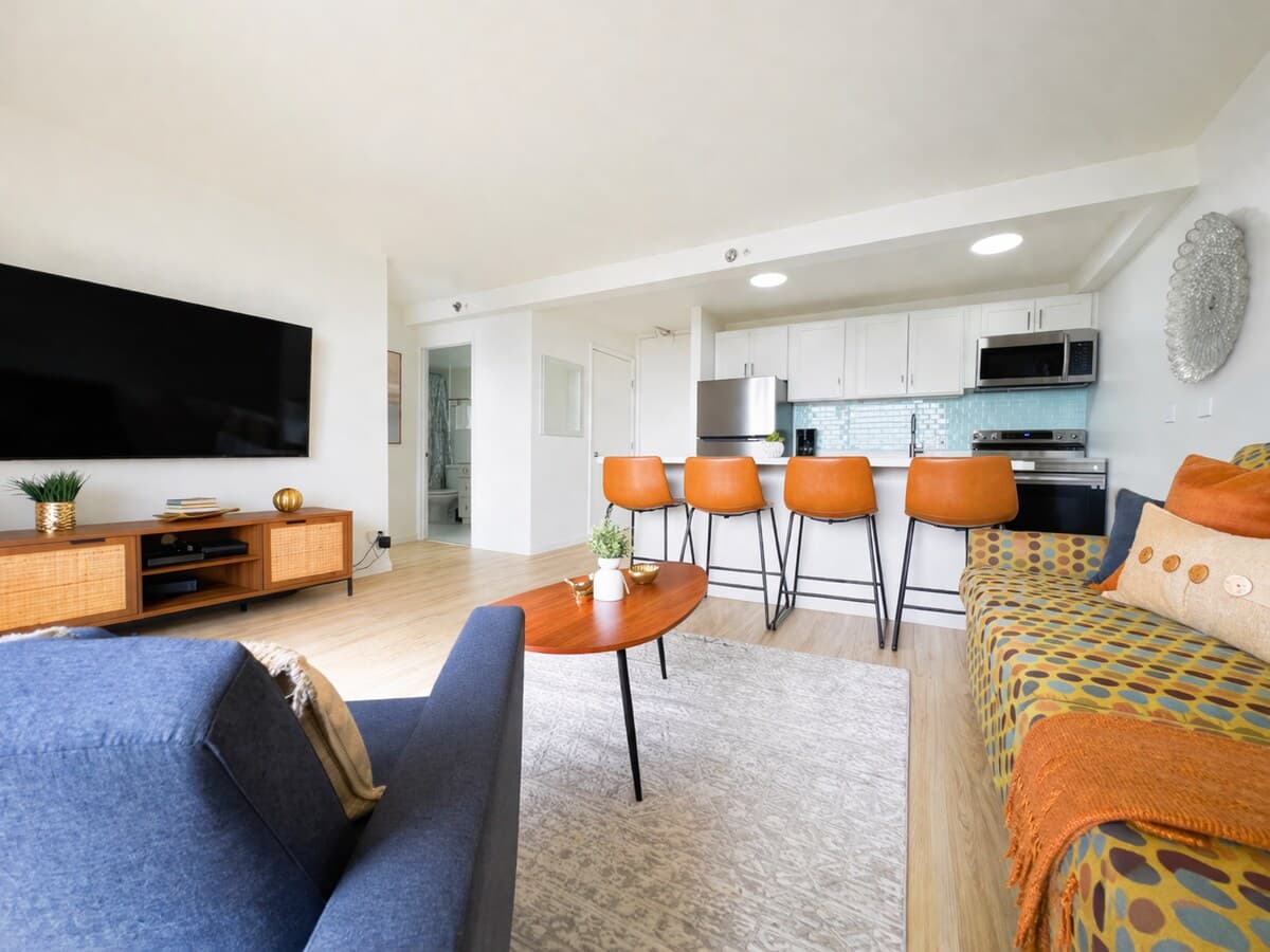 Waikiki Beach Ocean 28F Suite, Patio - Photo 5