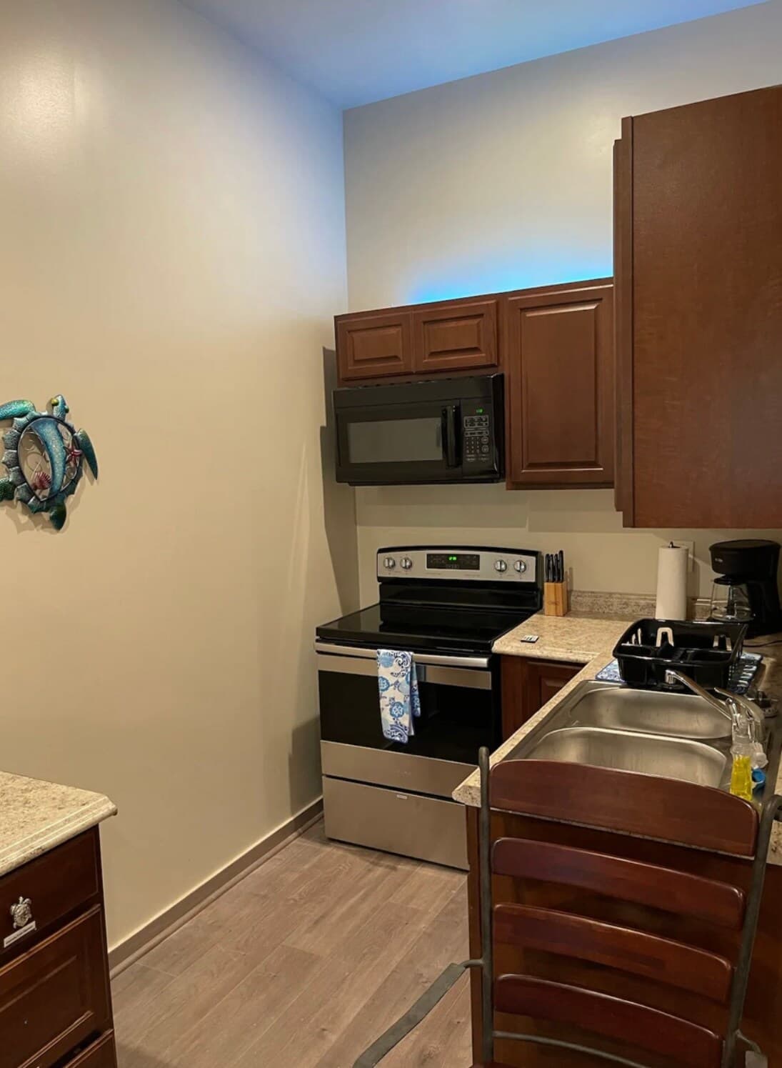Home in Hilo · ★5.0 · 2 bedrooms · 2 shared baths - Photo 4
