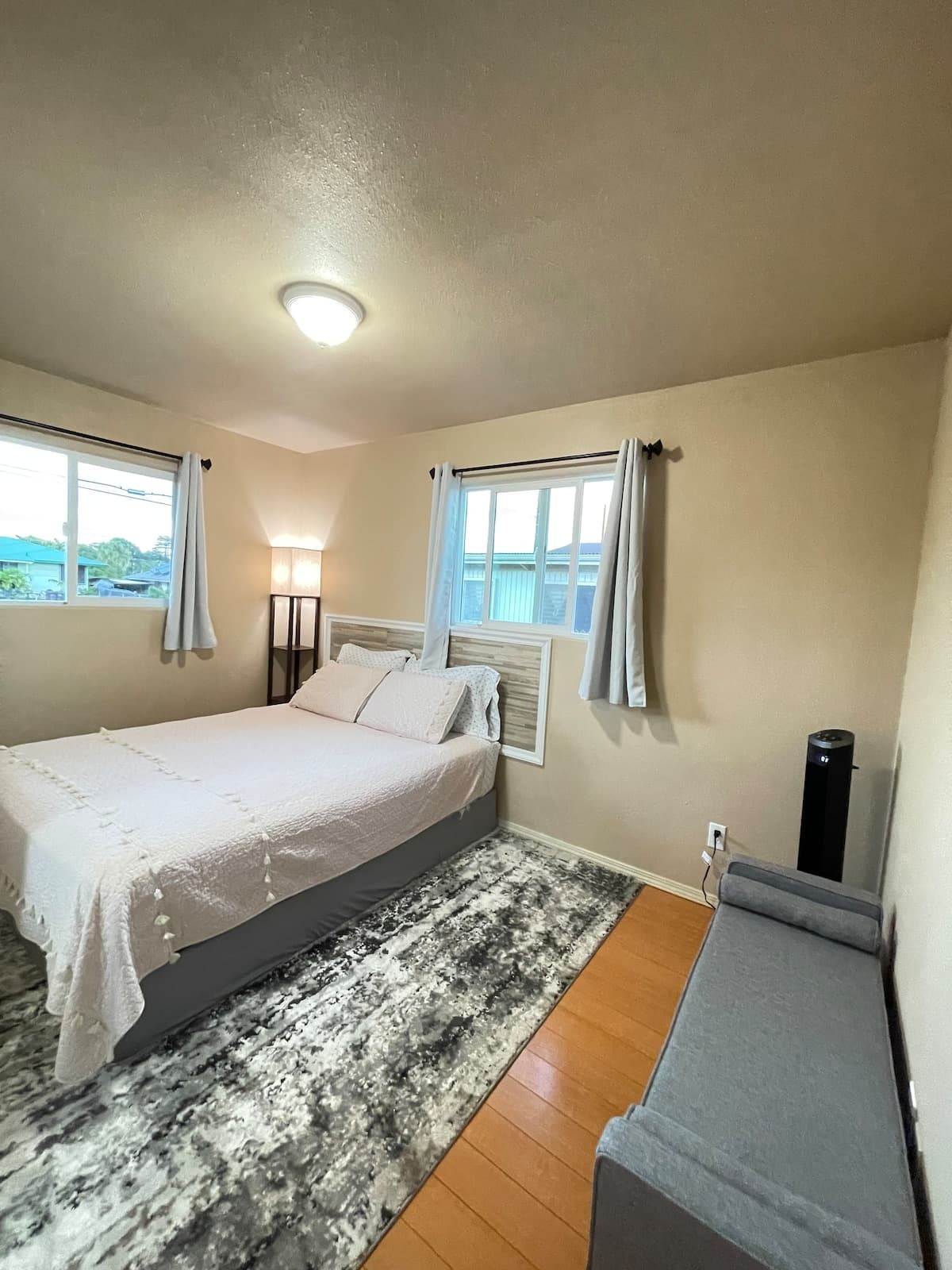 Home in Hilo · ★4.85 · 2 bedrooms · 2 beds · 1 shared bath - Photo 2