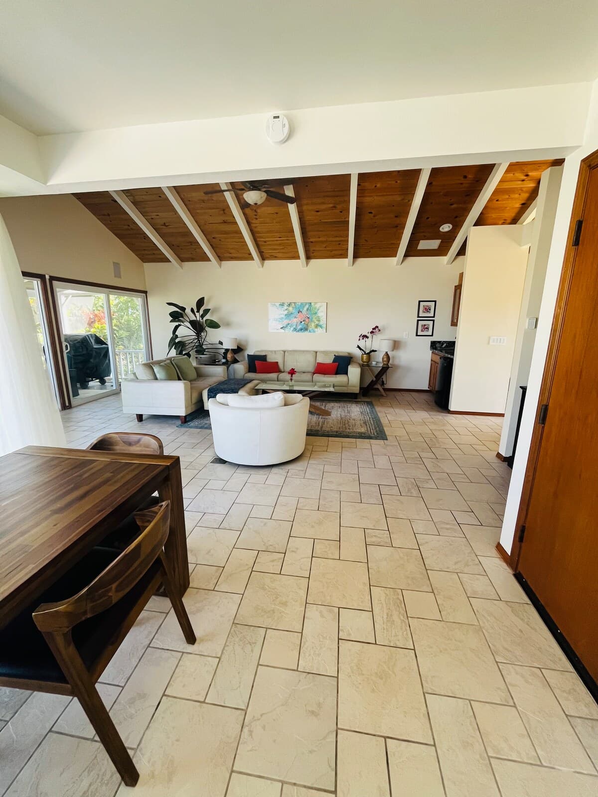 Home in Pahoa · ★4.86 · 2 bedrooms · 2 beds · 1 private bath - Photo 4