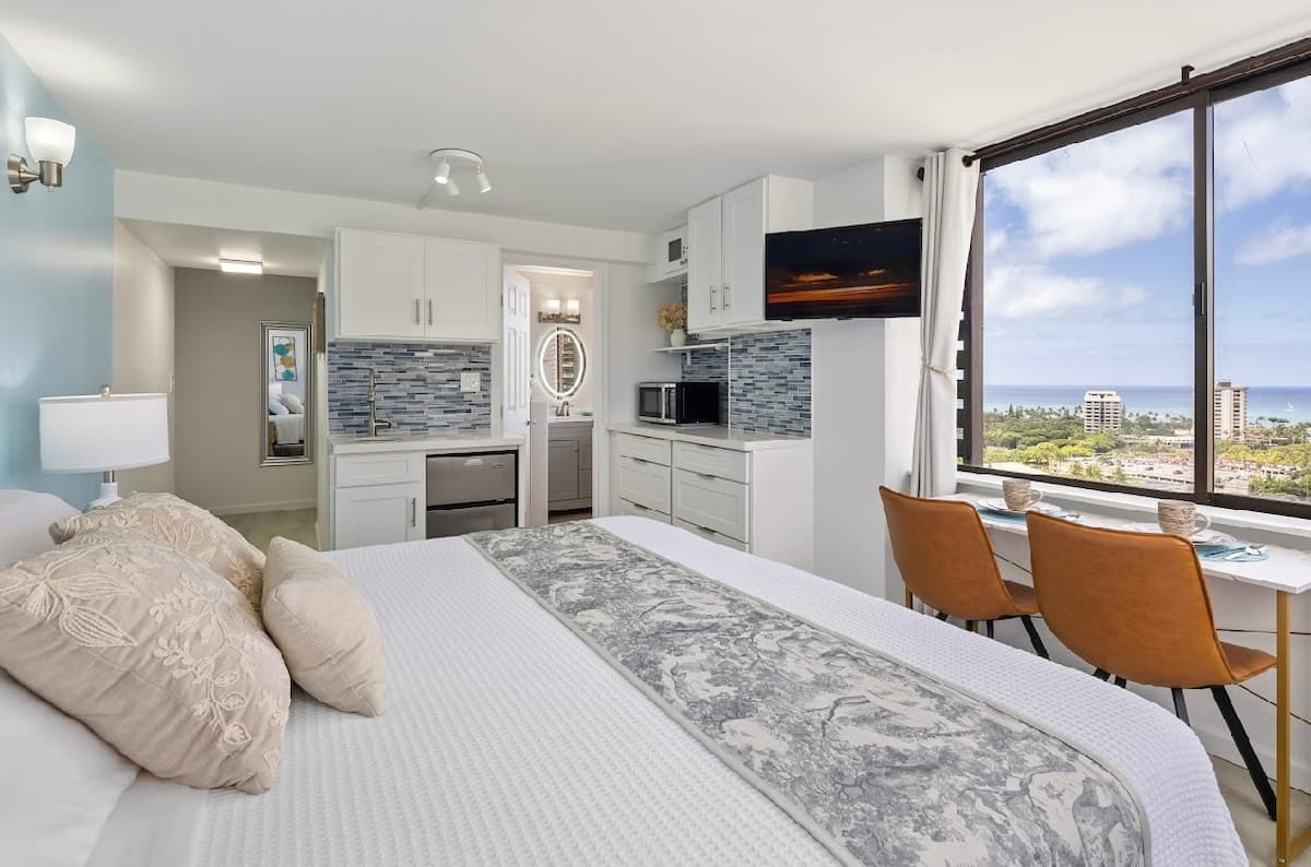 Exquisite Ocean View Renovated Studio w/King Bed - Photo 1